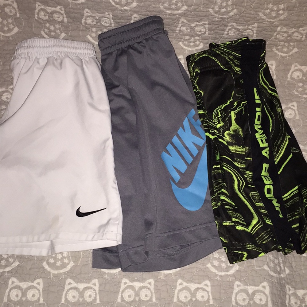 3 boys shorts - Under Armour Nike